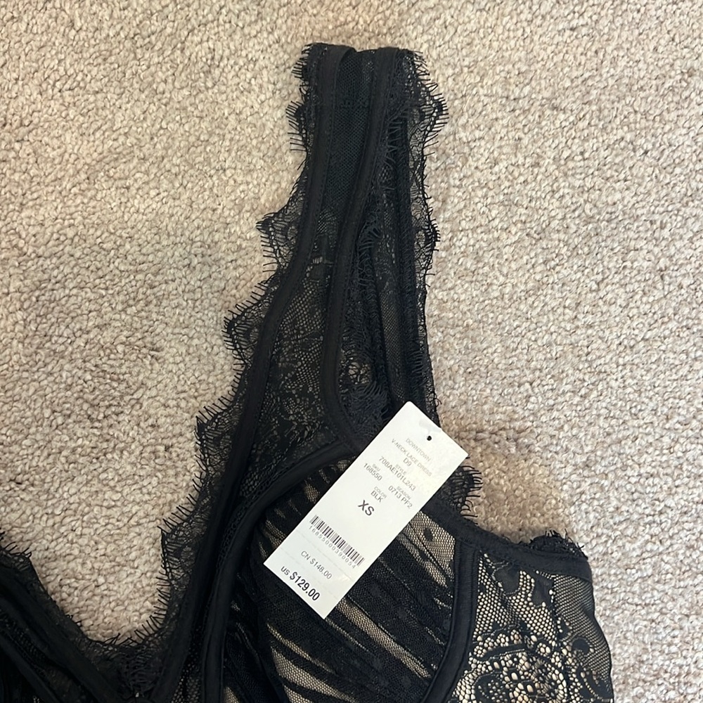 Bebe Downtown V-Neck Lace Dress, size XS - Picture 3 of 6